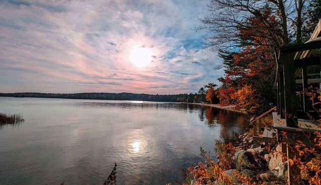 Lakefront Family Camp w/Kayaks & Firepit