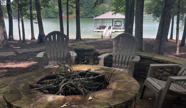 Lakefront home on Lake Nottely with dock