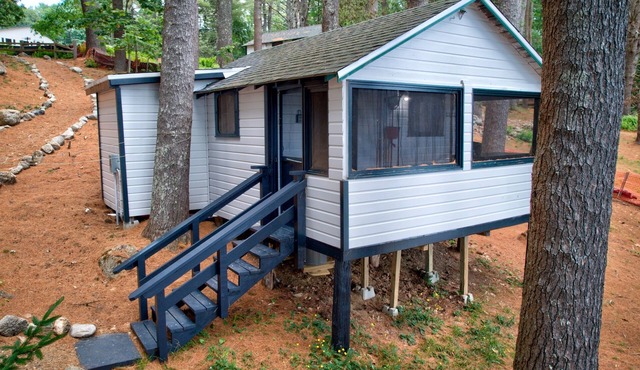 Lakefront Loon Tiny Cabin @ Getogether Stays