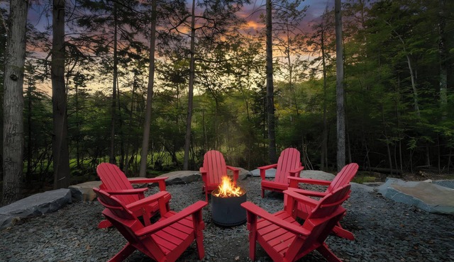 Lakefront luxury,GameRoom,FirePit,Canoe,10Min2JFBB
