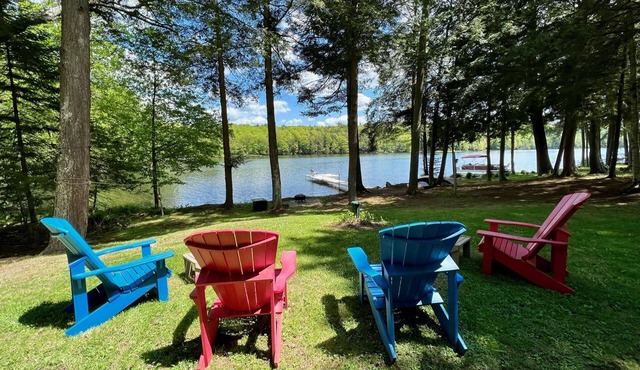 Lakehouse with 100ft of private waterfront on Lovejoy Pond