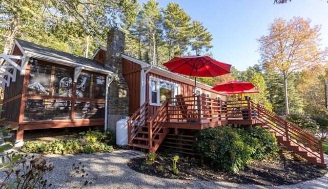 Lakeview Cottage by Sea Maine