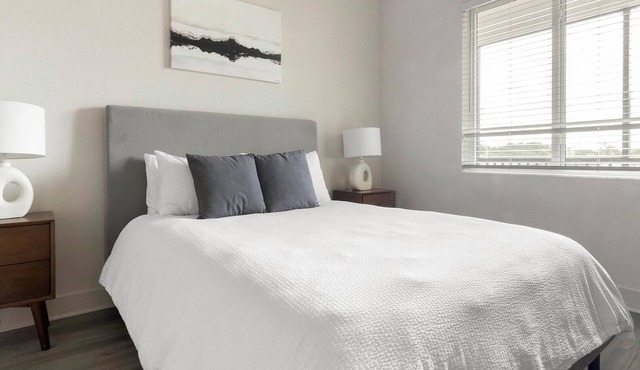 Landing | Amazing 1BD, Yoga Studio, Gym