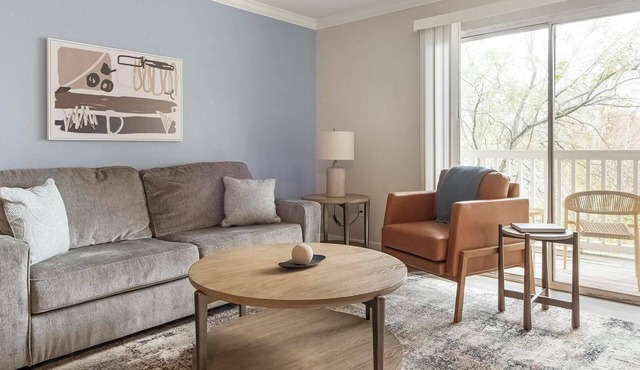 Landing | Stylish 2BD, Gym, Clubhouse