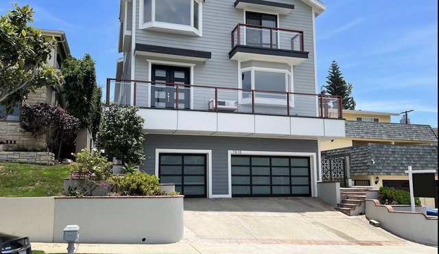 Large ocean view luxury home