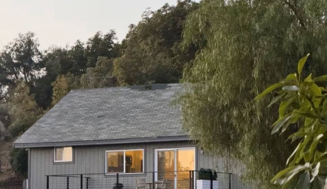 Lilac Cottage on 20 Acre Avocado Farm