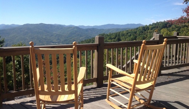 Long Range Unobstructed Mountain Views in a Well Appointed Home