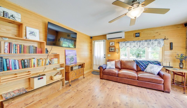 Lovely Waldo Cottage Escape - Pet Friendly!