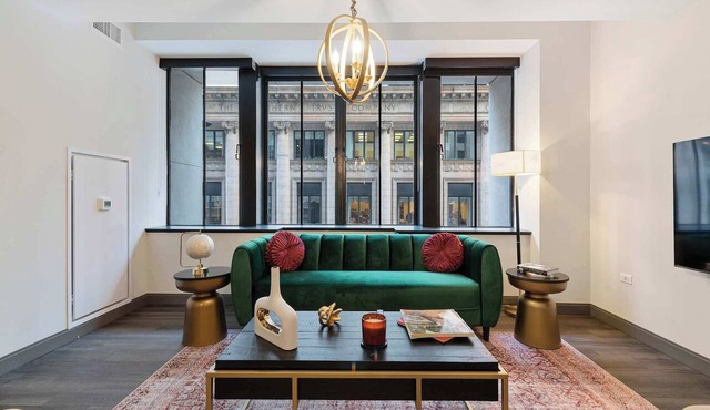 Luxury 2BR near Millennium Park + 5-Star Reviews
