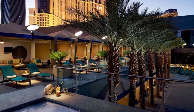 Luxury Hilton ~ On the Strip ~ ALL INCLUDED