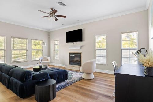 Luxury House Walking Distance to Ocean - Sleeps 12