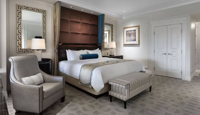 Luxury King Suit at Palazzo at The Venetian