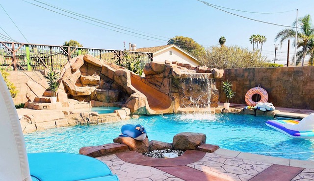 Luxury Mini Golf, Pool 5BE/5BA House, near Disney