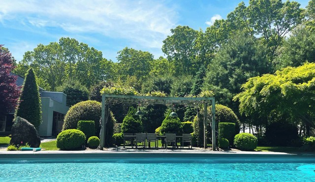 Luxury Sagaponack Estate with Pool, Tennis & Gardens