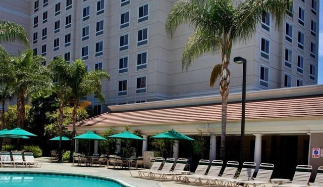 Make Your Trip More Enjoyable! 2 Comfortable Units, Near Disneyland Park!