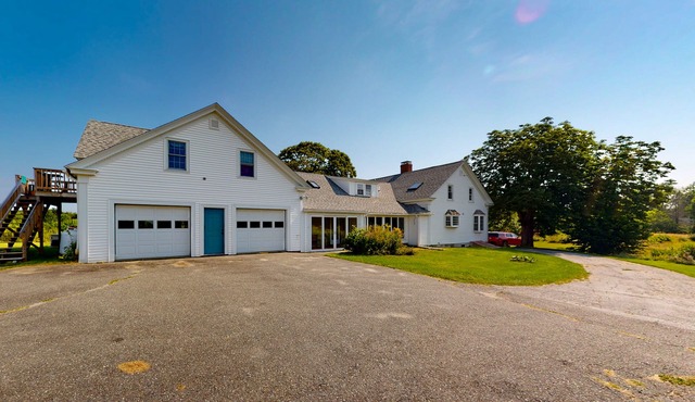 Meadow Farmhouse | Country home in Sedgwick on 6 acres, great for stargazing