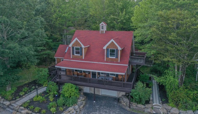 Modern 3BR/2BA Home with Stunning Ridge Views & Private Hot Tub