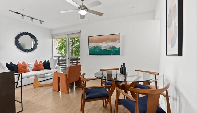 Modern Luxury 2BR in the Heart of Santa Monica – Walk to Beach, Dining & More