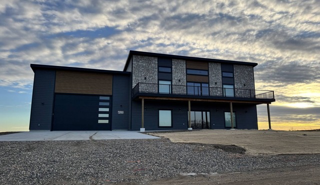 Modern Riverfront Escape, Crofton, NE - Entire Home in Crofton
