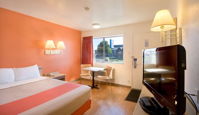 Motel 6 Pendleton, OR