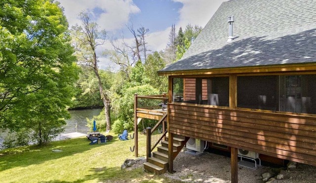 Mountain Lake Retreat- Waterfront Chalet