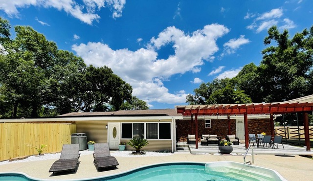 My Copacabana w/Tropical 🏝️Pool near Beach🏖️