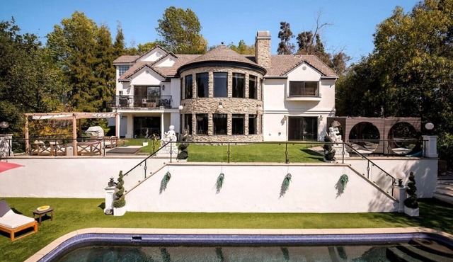 NEW! Gated Estate with Pool, Gym & Wellness Suite