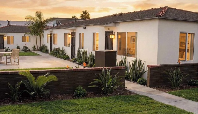 New! Modern 1BR Patio Apartment 3 blocks to Ocean