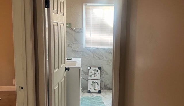 New remodeled! Charming 3-bedroom house 7 minutes from So-Fi, Intuit and Fourm.