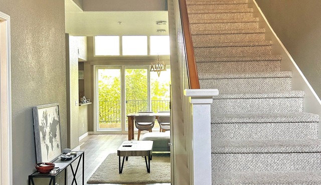 Newly Renovated 1 bedroom with Loft Condo in Pasadena