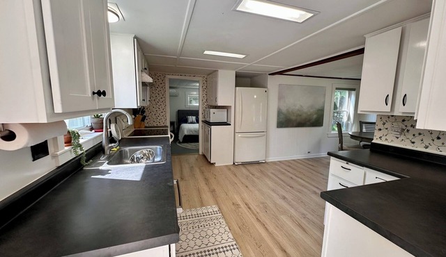 Newly renovated 2-bedroom cottage conveniently located with all the amenities!