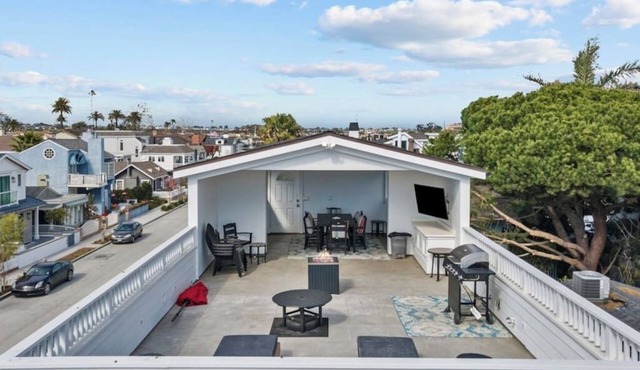 Newport Beach 2 Bedroom Home/Beach/Roof Top