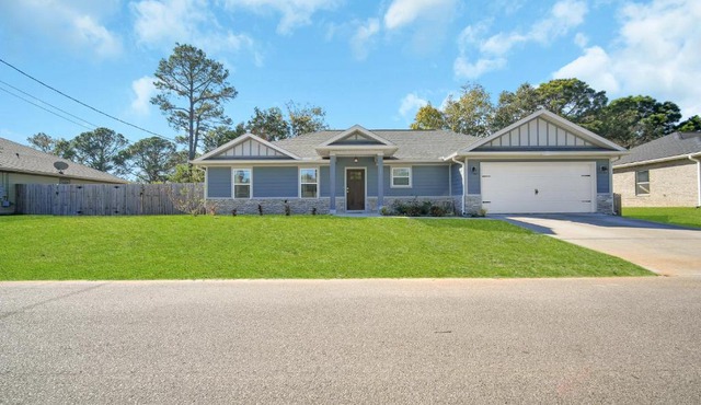 Nice 4-Bedroom home 15 mins from the beach