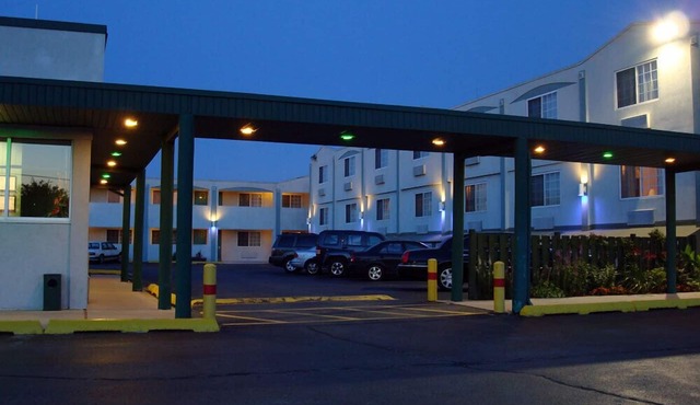 O'Hare Inn & Suites