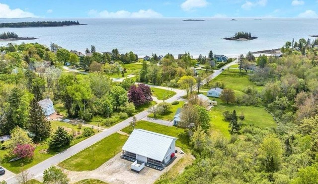 Ocean Breeze Haven - Short walk from Crescent Beac
