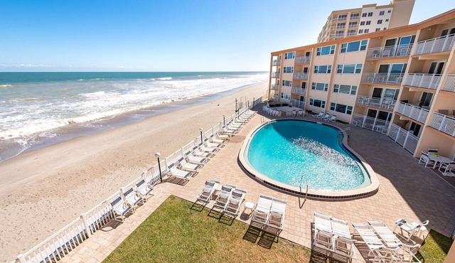 Oceanfront 2BR Condo w/Balcony at Paradise Beach Club, Unit 334