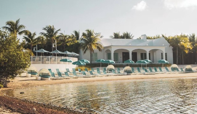 Oceanfront Accommodation | Enjoy Breakfast with a Scenic View from Your Balcony