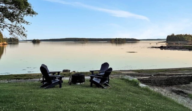 Oceanfront Cottage Firepit + Beach Near Acadia & Bar Harbor