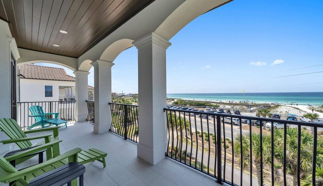 On 30A, at Beach, Private Pool, Hot Tub, Fire Pit, Dock, and Bikes!