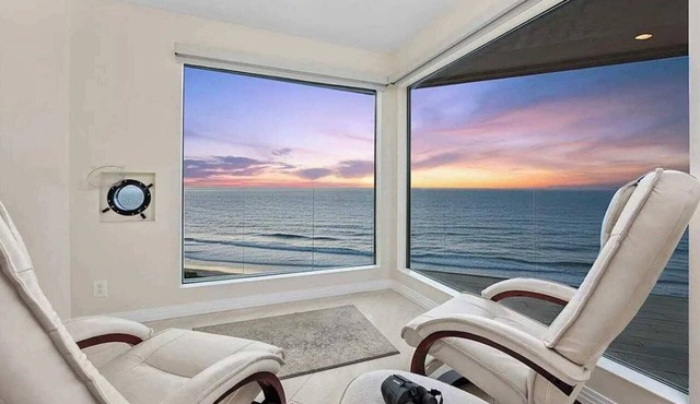 Panoramic Beach | Pool, Spa, Pickleball, Coffee Shops