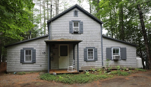 Peaceful Lakefront Cottage