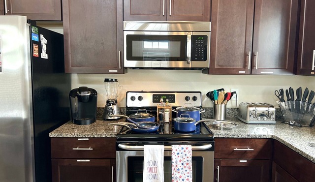 Pensacola ❤️ 3BD ❤️ Sleeps 10. King BD, Parkin+Wifi