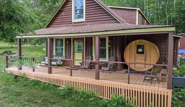 Perfect Maine Getaway in a Recently Renovated Cabin!