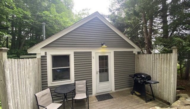 Pine Grove Cottages: Cottage 11