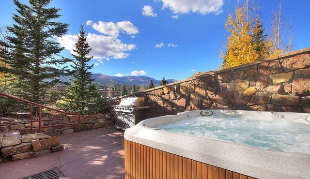 Placer Ridge Lookout: Great Views - Private Hot Tub.