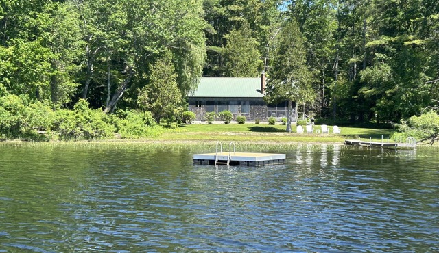 Pocasset Lake Cottage, Screened Porch, Canoes and Kayaks