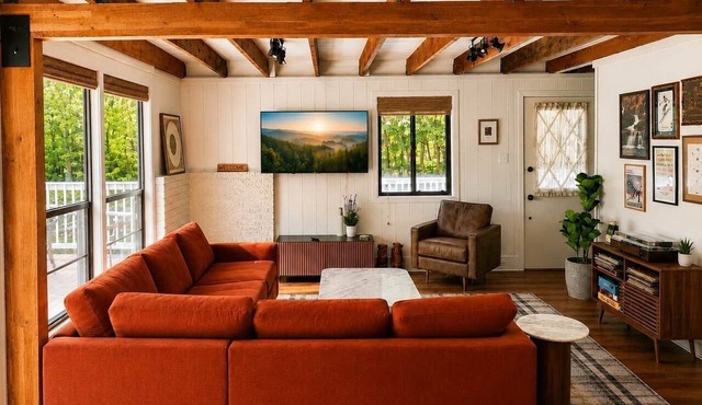 Pocono Basecamp | Hot Tub Chalet + Big Game Room
