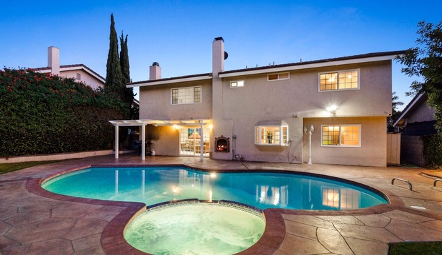 Pool Love! Hot Tub * Arcades * Game Room!