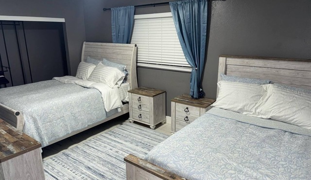 Private 3BR Family Home Sleeps 7