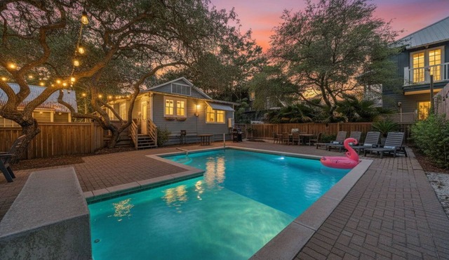 Private Pool~2 blocks to Beach & Red Bar~Dogs OK